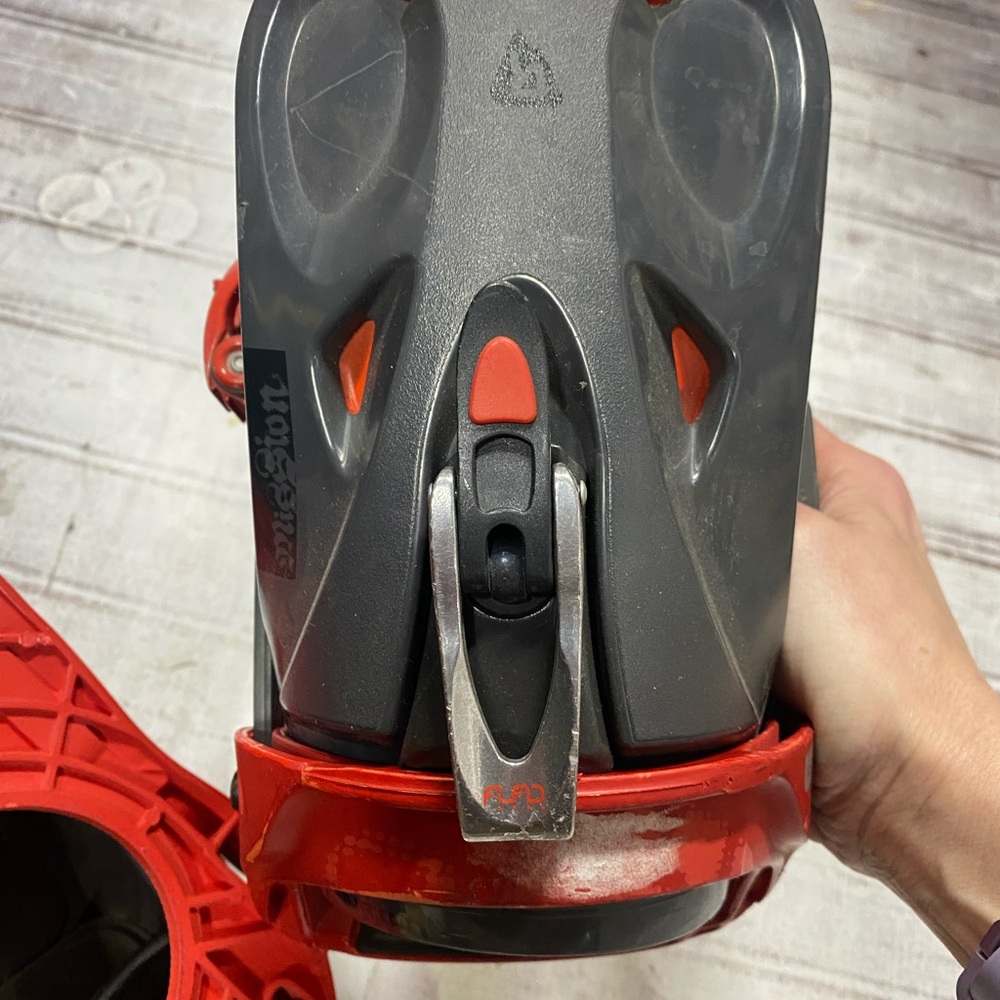 Burton Vibrant Red and Black Bindings - Picture 4 of 10